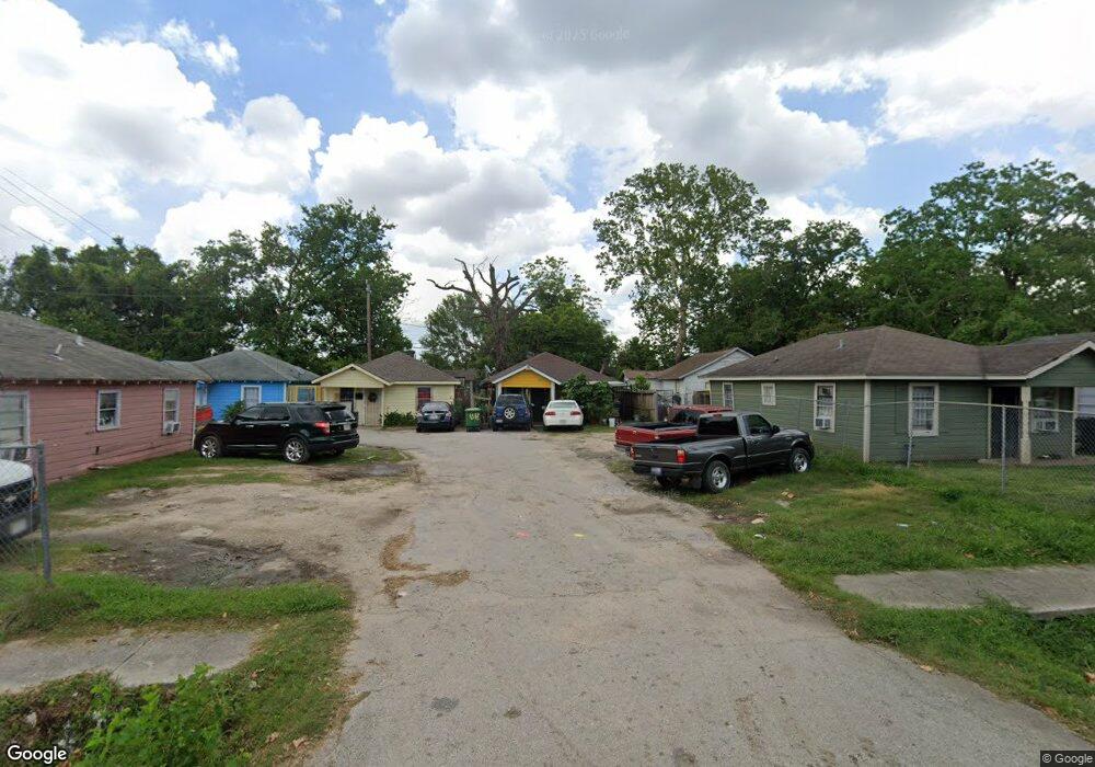 3516 Russell St, Houston, TX 77026 - photo 1