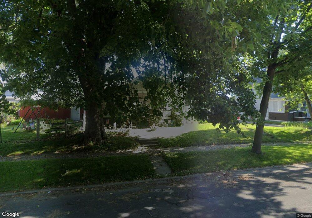 1220 W 14th St, Davenport, IA 52804 - photo 1