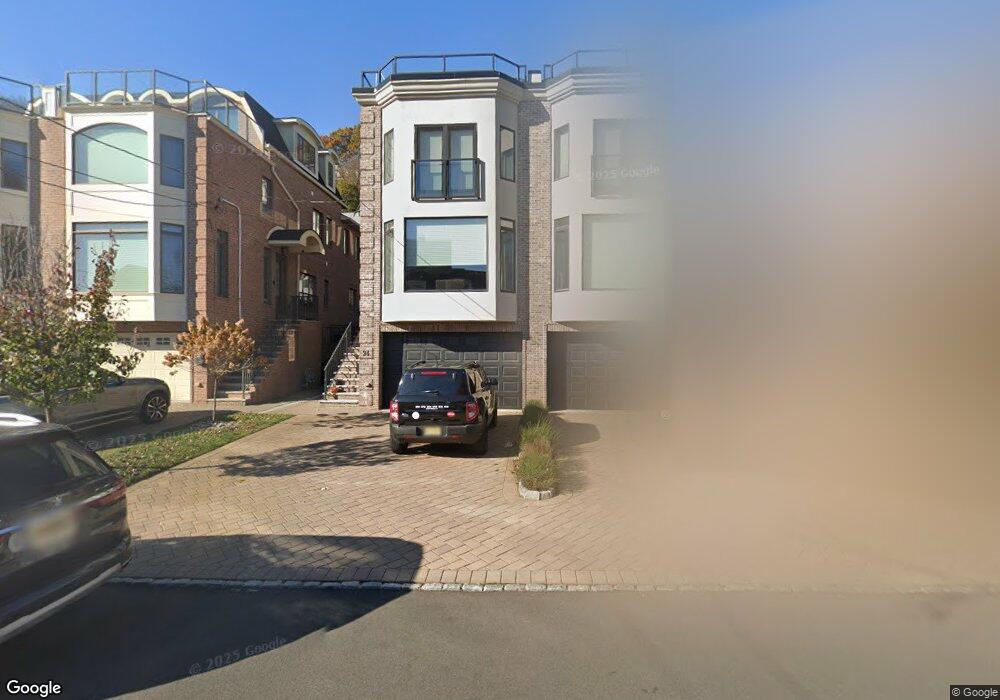 24 Myrtle Ave, Edgewater, NJ 07020 - photo 1