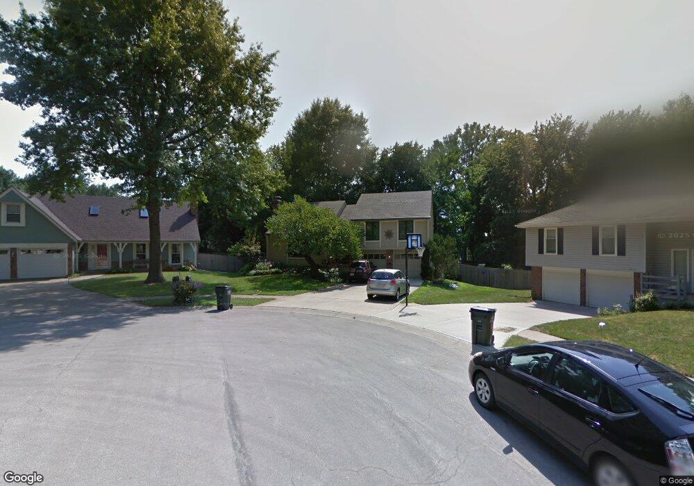 7920 Westgate Ct, Lenexa, KS 66215 - photo 1