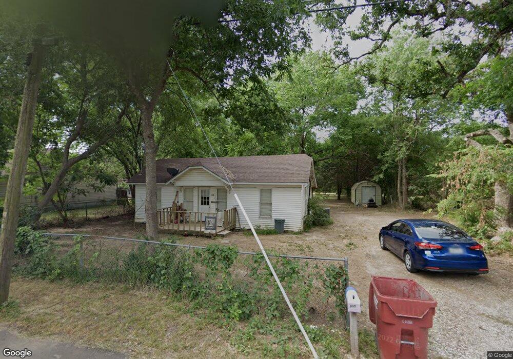 905 Earl Turner St, Bonham, TX 75418 - photo 1