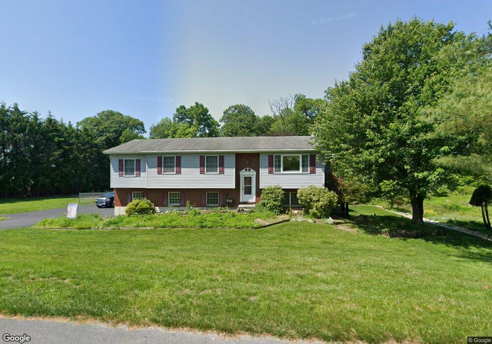 5910 Ash Ct, Slatington, PA 18080 - photo 1