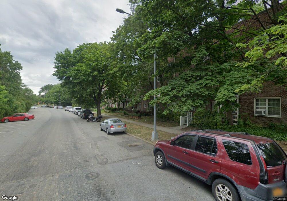 7817 Park Dr E unit 1D, Flushing, NY 11367 - photo 1