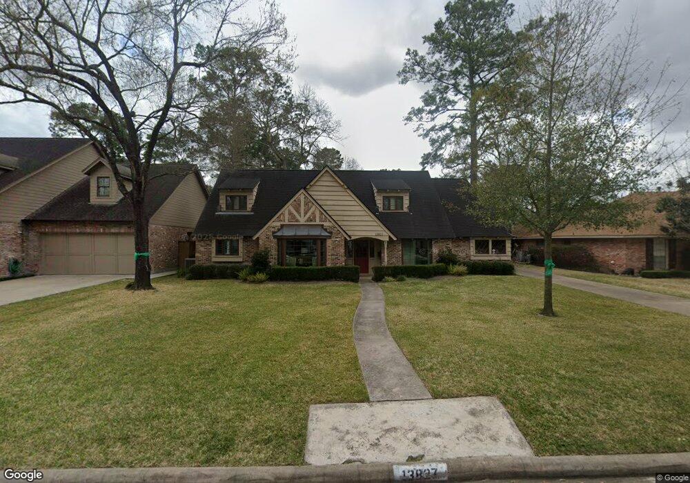 13827 Woodthorpe Ln, Houston, TX 77079 - photo 1