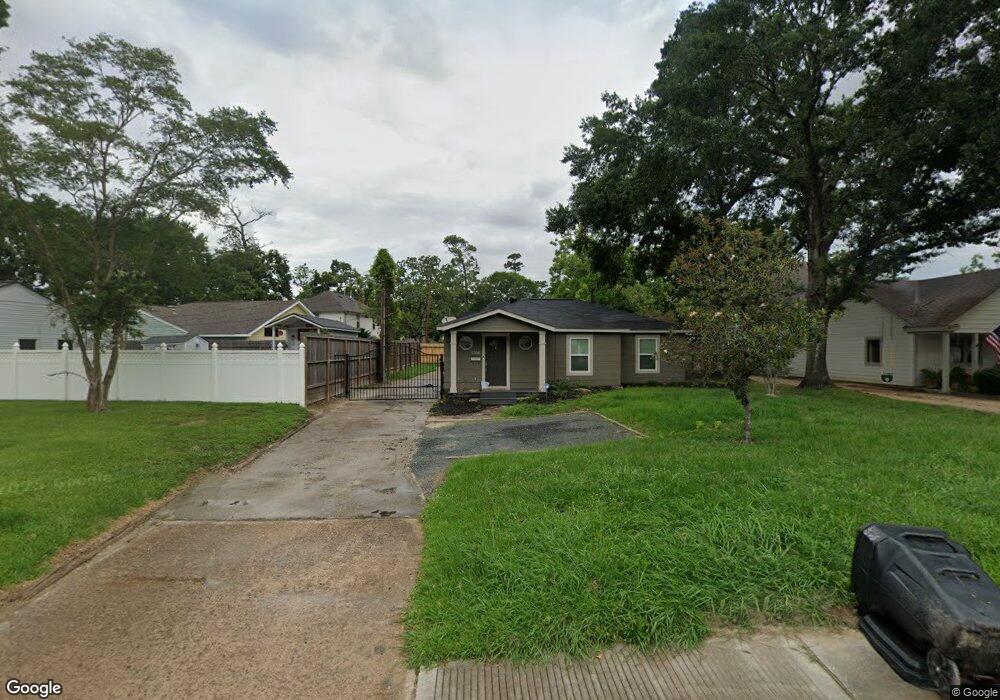 1086 W 43rd St, Houston, TX 77018 - photo 1