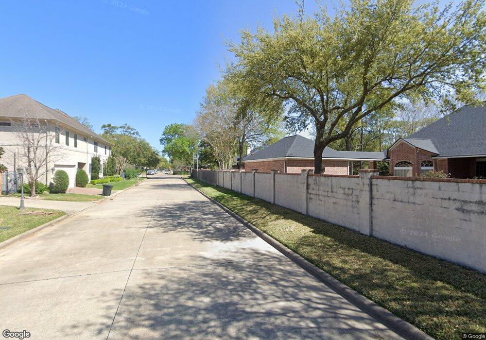 1316 Glenhilshire Dr, Houston, TX 77055 - photo 1