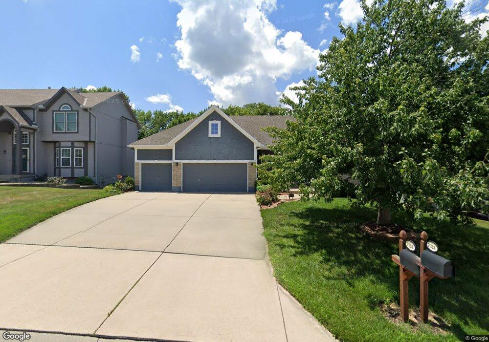 7318 Charles St, Shawnee, KS 66216 - photo 1