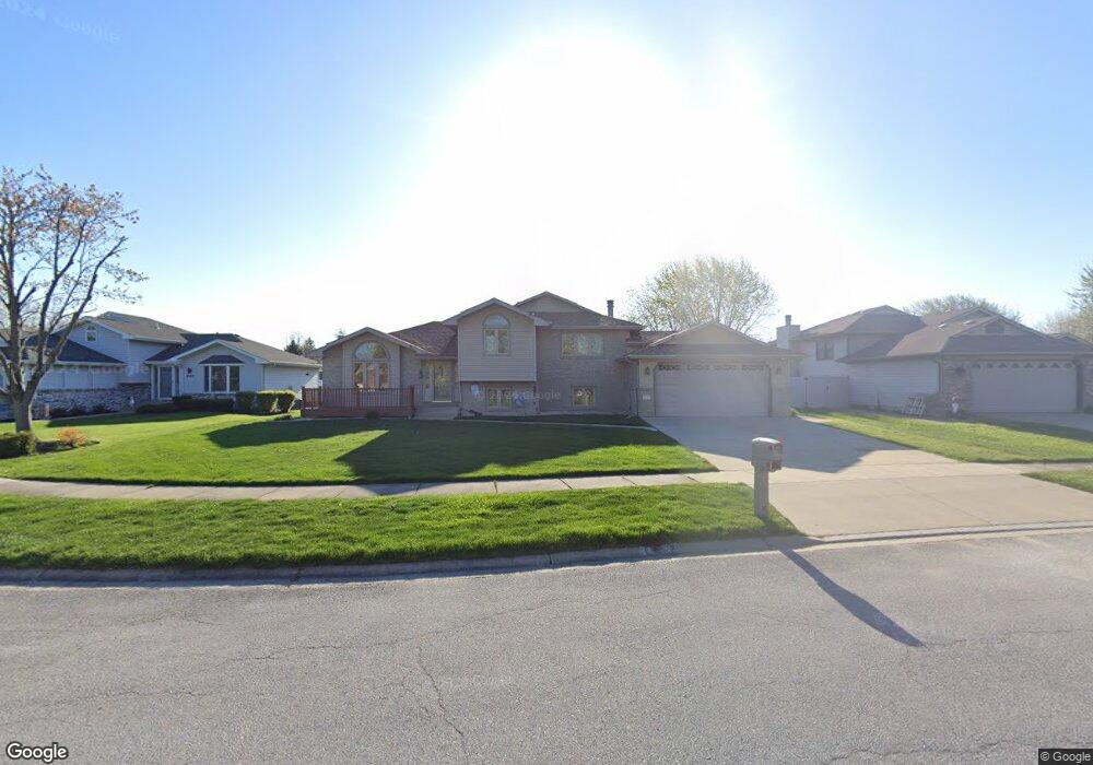 8939 Pineview Ln, Crown Point, IN 46307 - photo 1