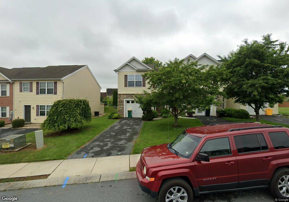 462 Lantern Ln, Chambersburg, PA 17201 - photo 1