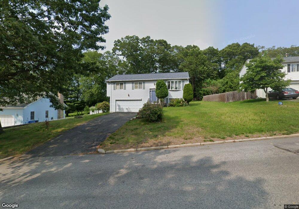 28 Meshanticut Valley Pkwy, Cranston, RI 02920 - photo 1