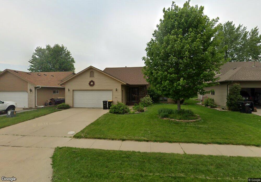 4900 E Maywood Dr, Sioux Falls, SD 57110 - photo 1