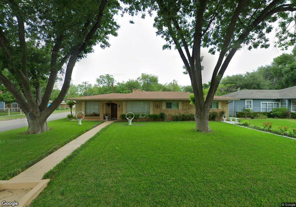1002 Bismark St, Seguin, TX 78155 - photo 1