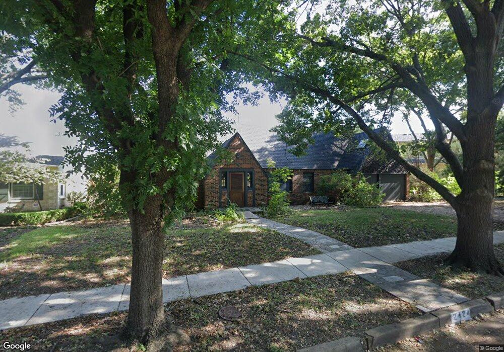 2424 Hillside Dr, Dallas, TX 75214 - photo 1
