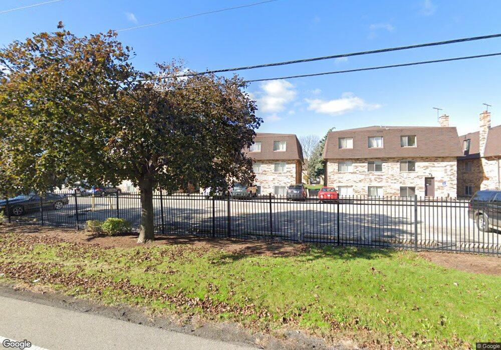 10050 Holly Ln unit 10050, Des Plaines, IL 60016 - photo 1