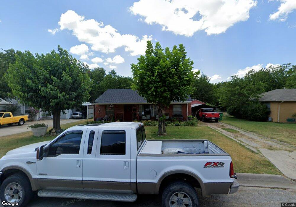 1205 Hillcrest Blvd, Gainesville, TX 76240 - photo 1