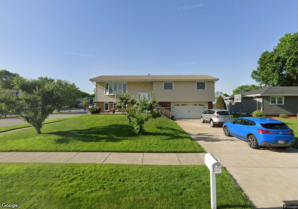 1017 Devonshire Ln, Dyer, IN 46311 - photo 1