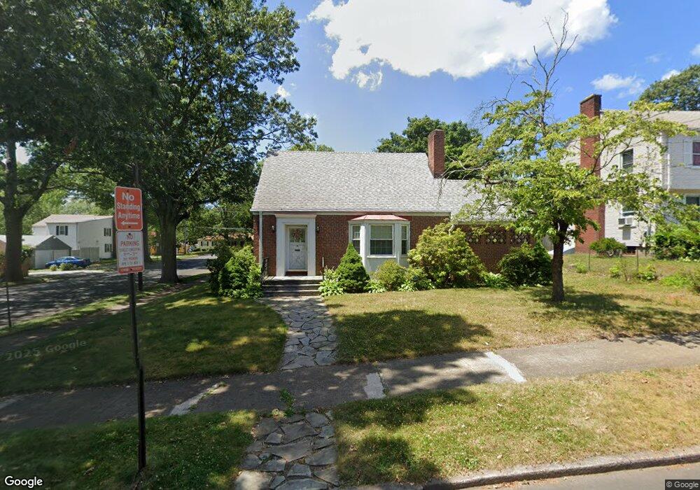 200 Roydon Rd, New Haven, CT 06511 - photo 1