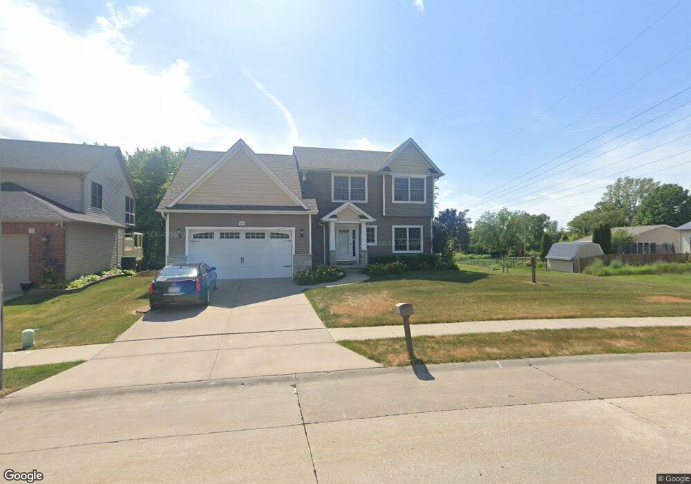 6236 N Clark St, Davenport, IA 52806 - photo 1