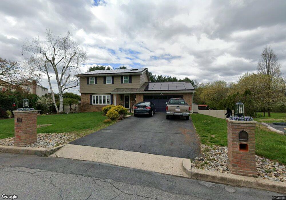 1115 Showers Ln, Reading, PA 19605 - photo 1