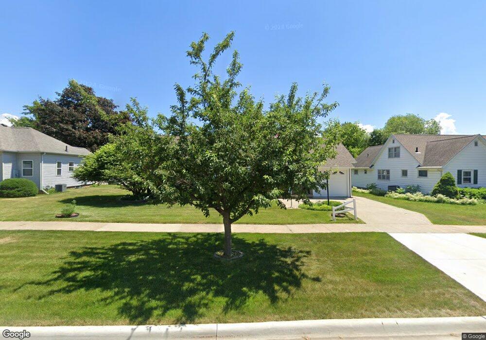 1916 Franklin St, Cedar Falls, IA 50613 - photo 1