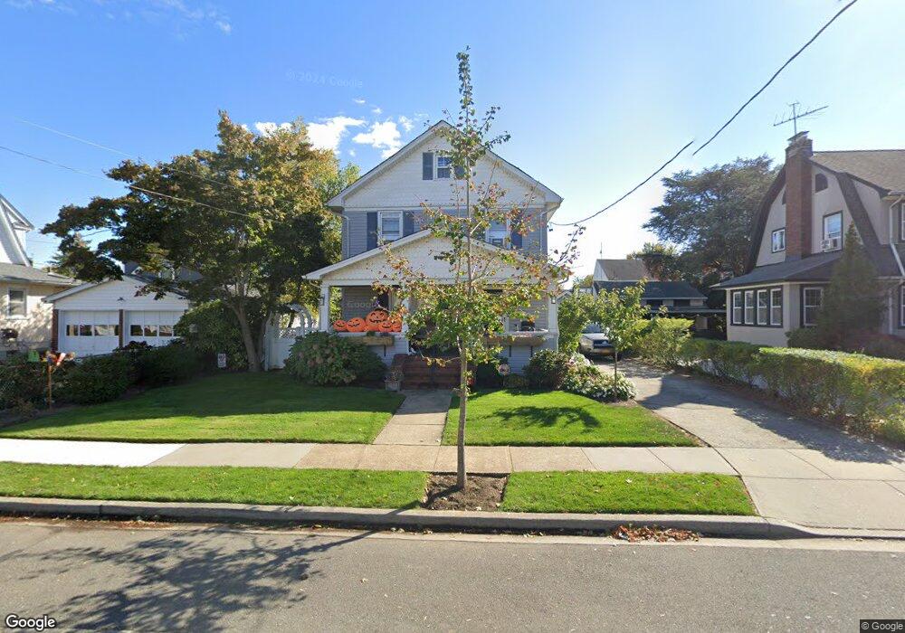 58 Elm St, Lynbrook, NY 11563 - photo 1