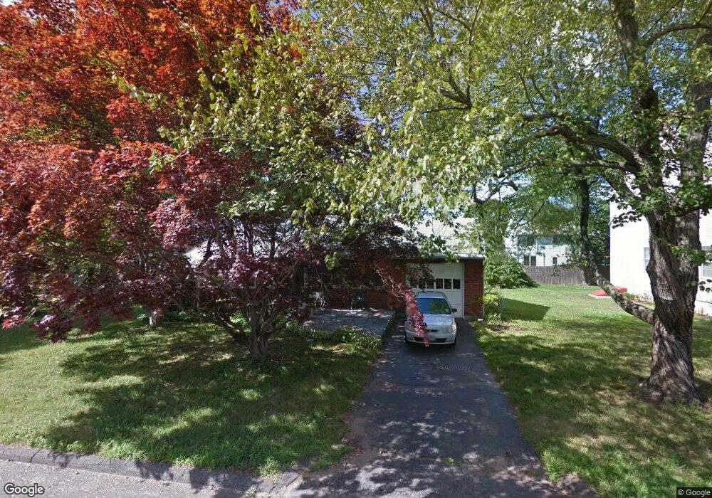 24 Arnold St, Middletown, CT 06457 - photo 1