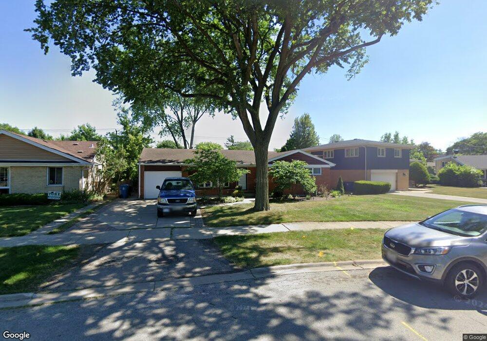 196 S Elm Tree Ln, Elmhurst, IL 60126 - photo 1