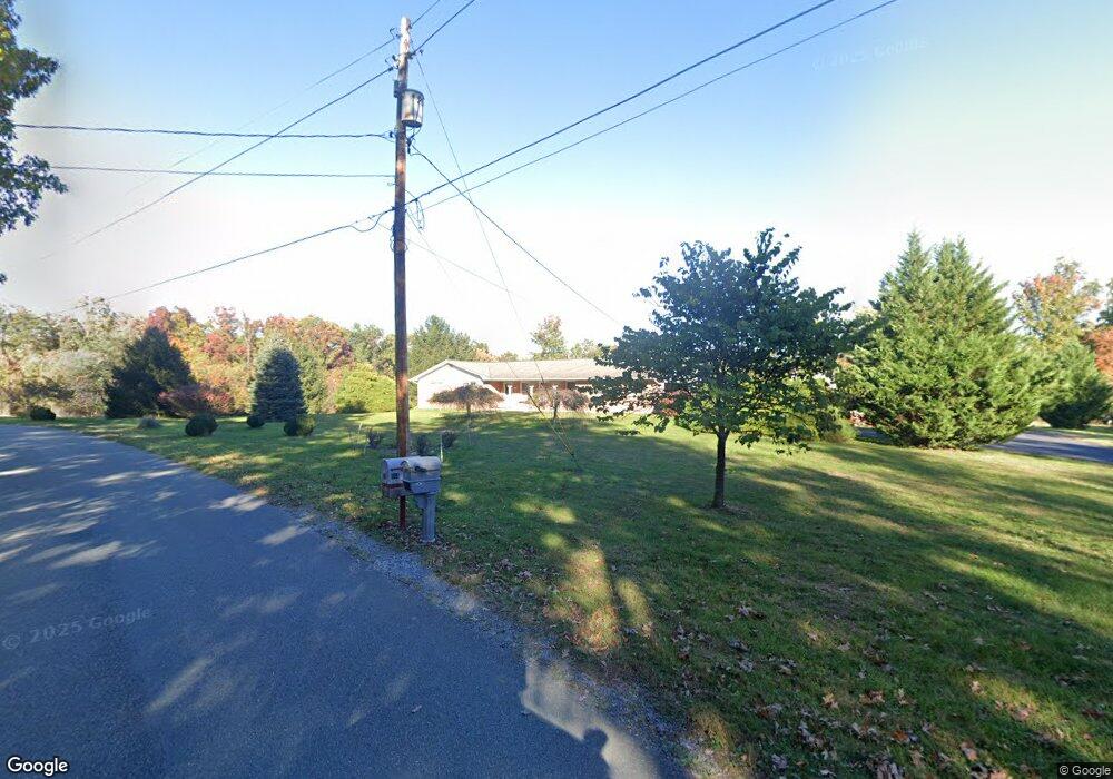 608 Aspen Dr, Bunker Hill, WV 25413 - photo 1