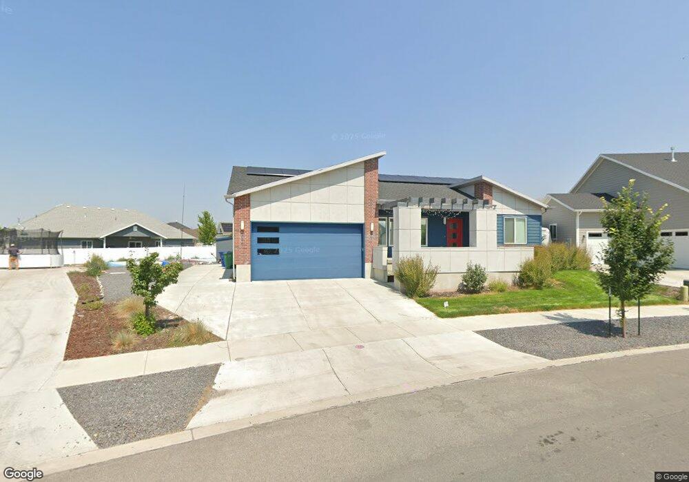 596 W 50 N unit 14, Hyrum, UT 84319 - photo 1