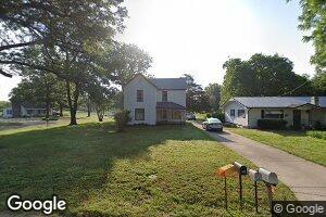 617 N 5th St, Chetopa, KS 67336
