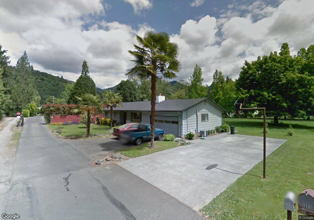 305 Mountain View Place, Grants Pass, OR 97527 - photo 1