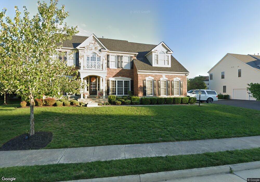 25647 South Village Dr, Chantilly, VA 20152 - photo 1