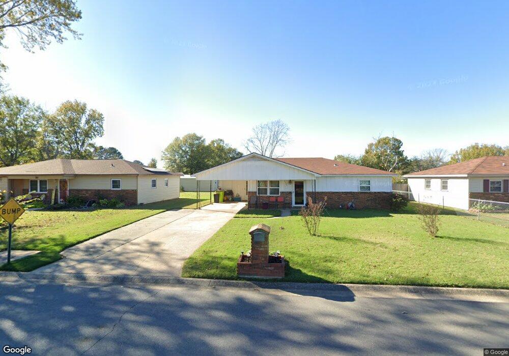 1705 N Porter St, Stuttgart, AR 72160 - photo 1