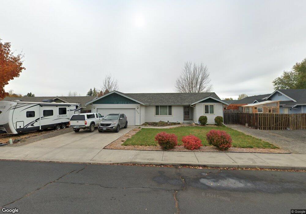 2604 N Fissure Loop, Redmond, OR 97756 - photo 1