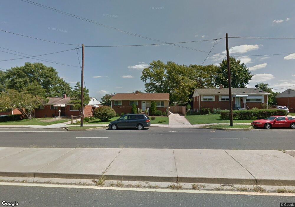 6107 Sargent Rd, Hyattsville, MD 20782 - photo 1