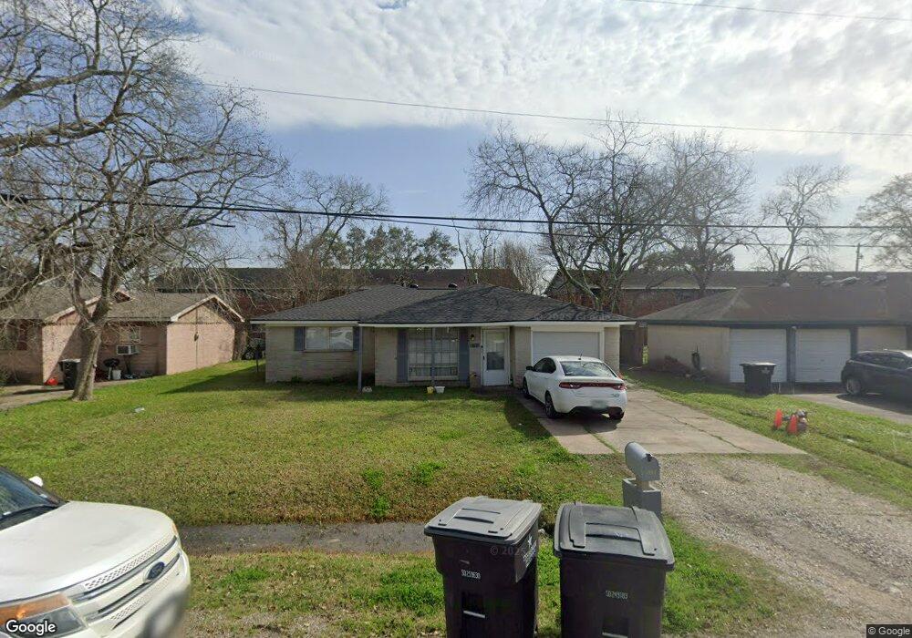 312 Pennington Dr, Alvin, TX 77511 - photo 1