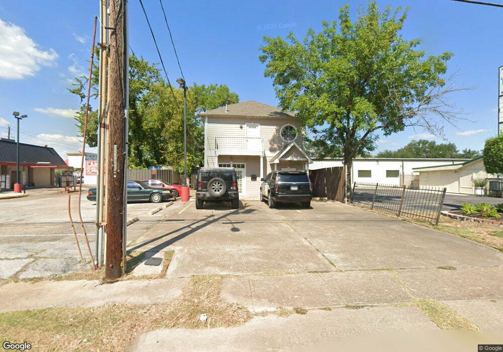 5700 Pinemont Dr, Houston, TX 77092 - photo 1