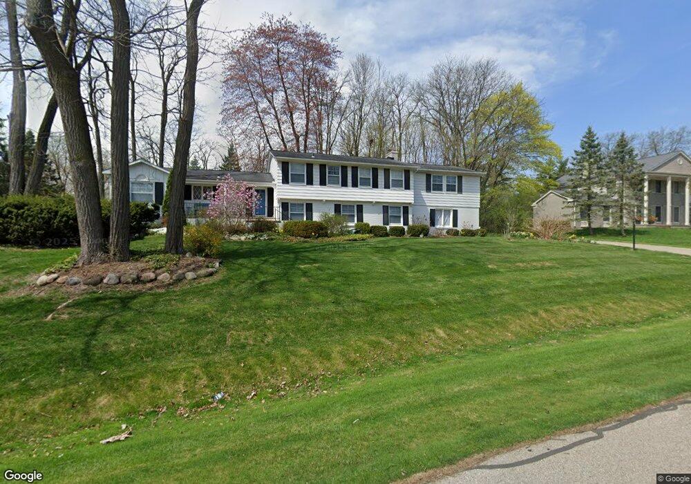 3740 Millspring Rd, Bloomfield Hills, MI 48304 - photo 1