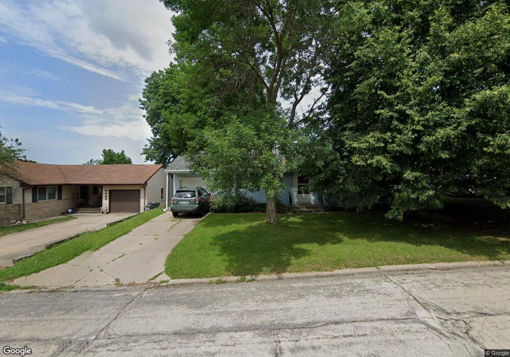 2187 Chandler St SW, Cedar Rapids, IA 52404 - photo 1
