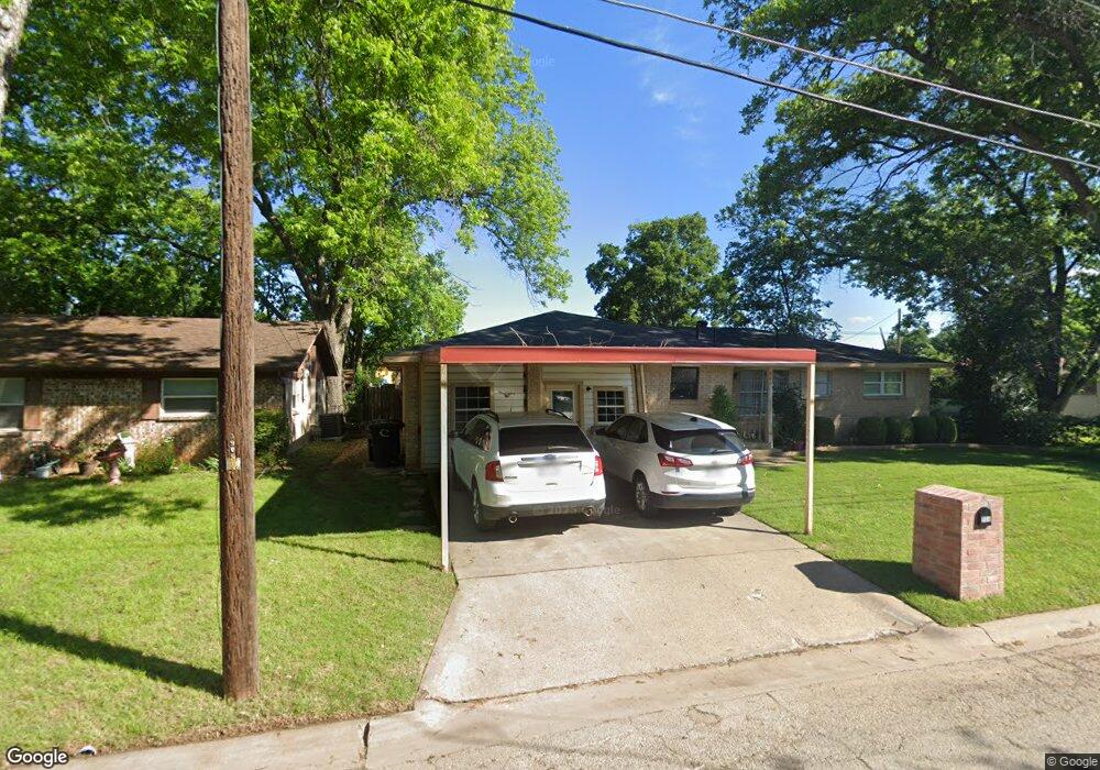 906 W Lone Star Ave, Cleburne, TX 76033 - photo 1