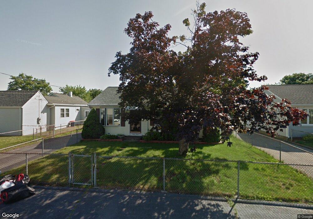 33 Elmcrest Dr, Pawtucket, RI 02861 - photo 1