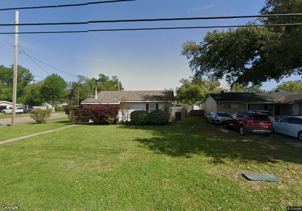 332 W Sale Rd, Lake Charles, LA 70605 - photo 1