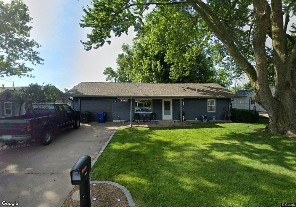 2203 W 75th Place, Davenport, IA 52806 - photo 1