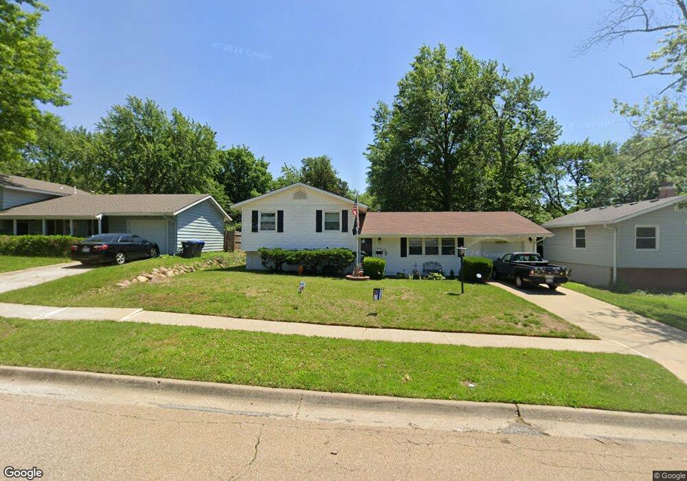 3707 SW 30th St, Topeka, KS 66614 - photo 1