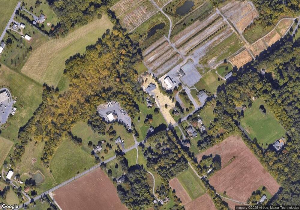 469 White Oak Ln, Leesport, PA 19533 - photo 1