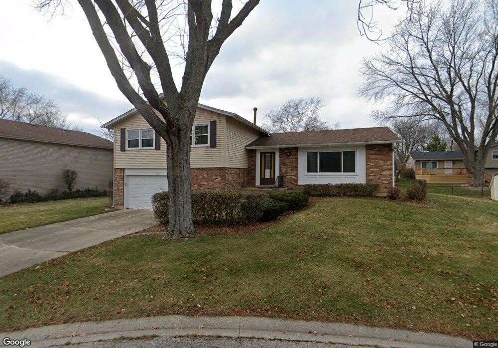 612 Orchard Ct, Algonquin, IL 60102 - photo 1