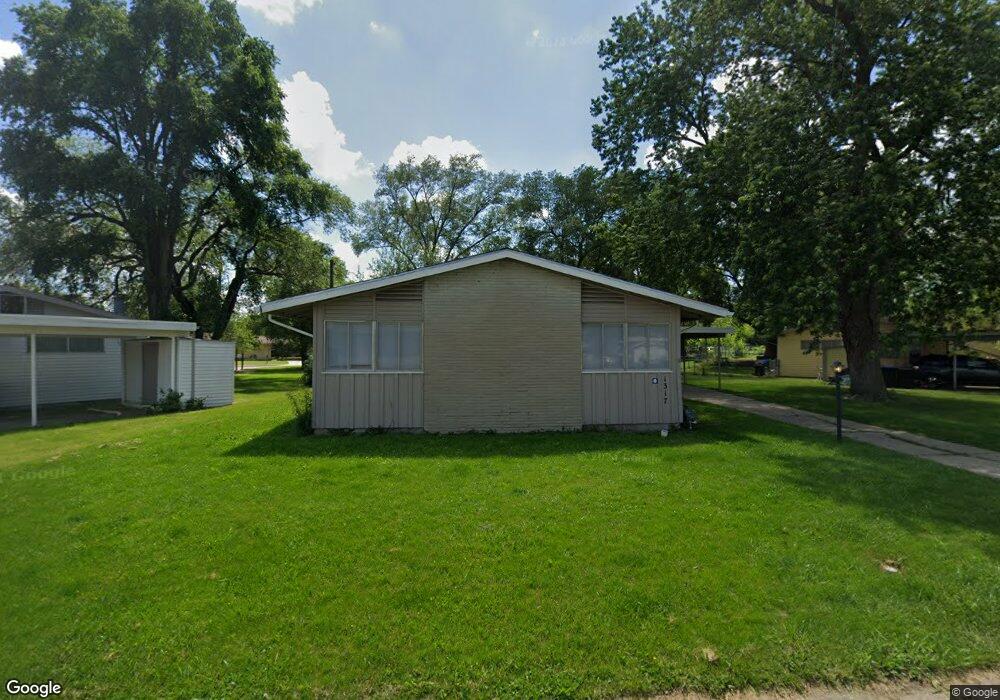 1317 SW Clearview Ln, Topeka, KS 66619 - photo 1