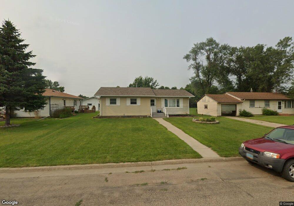 1006 15th St SW, Jamestown, ND 58401 - photo 1