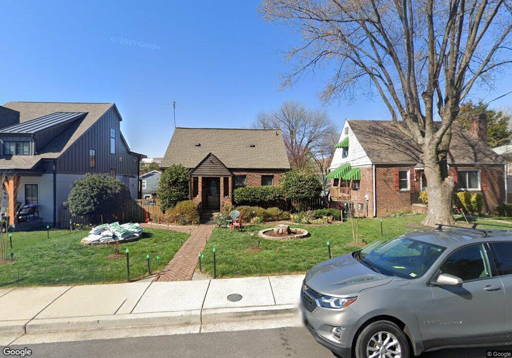 1708 N Dinwiddie St, Arlington, VA 22207 - photo 1