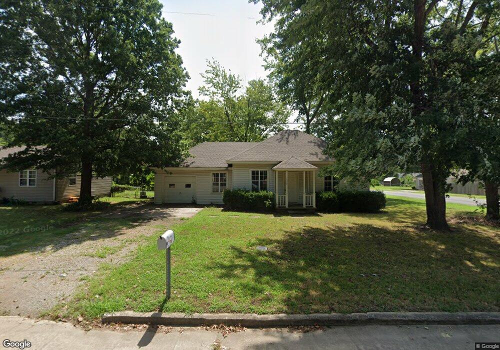1002 N Muskogee Ave, Claremore, OK 74017 - photo 1
